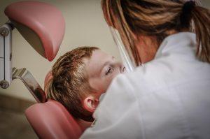cat dureaza crampele de implantare
